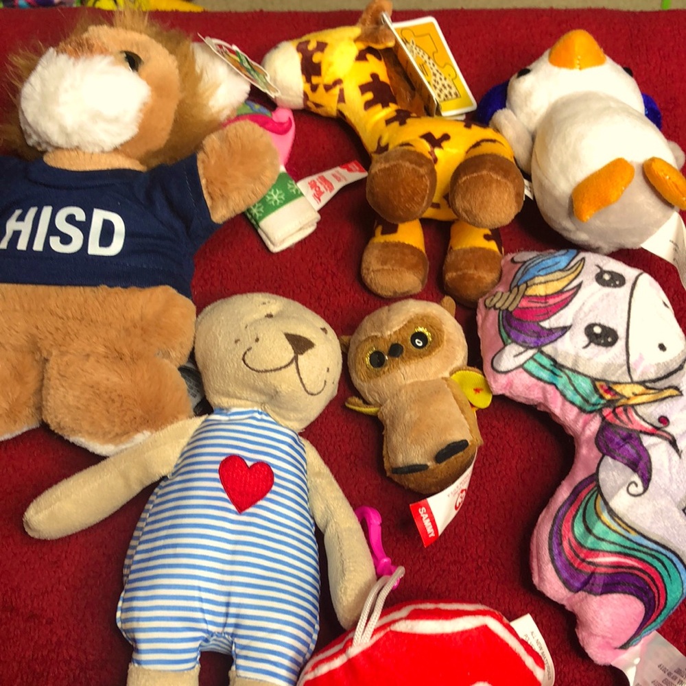 Assortment of Plush Toys - Picture 1 of 9